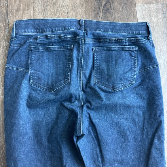 Torrid Bombshell Skinny Jeans. Women’s size 18.  Excellent used condition! - Picture 7 of 7